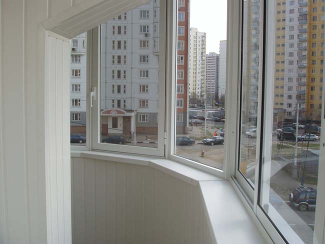 Закругленное радиусное остекление полукруглого балкона и лоджии Черноголовка